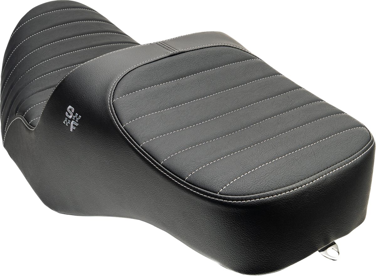 Slyfox Chariot Seat - Silver Classic Stitch - Silver Logo - FLH/FLT '23.5-'26