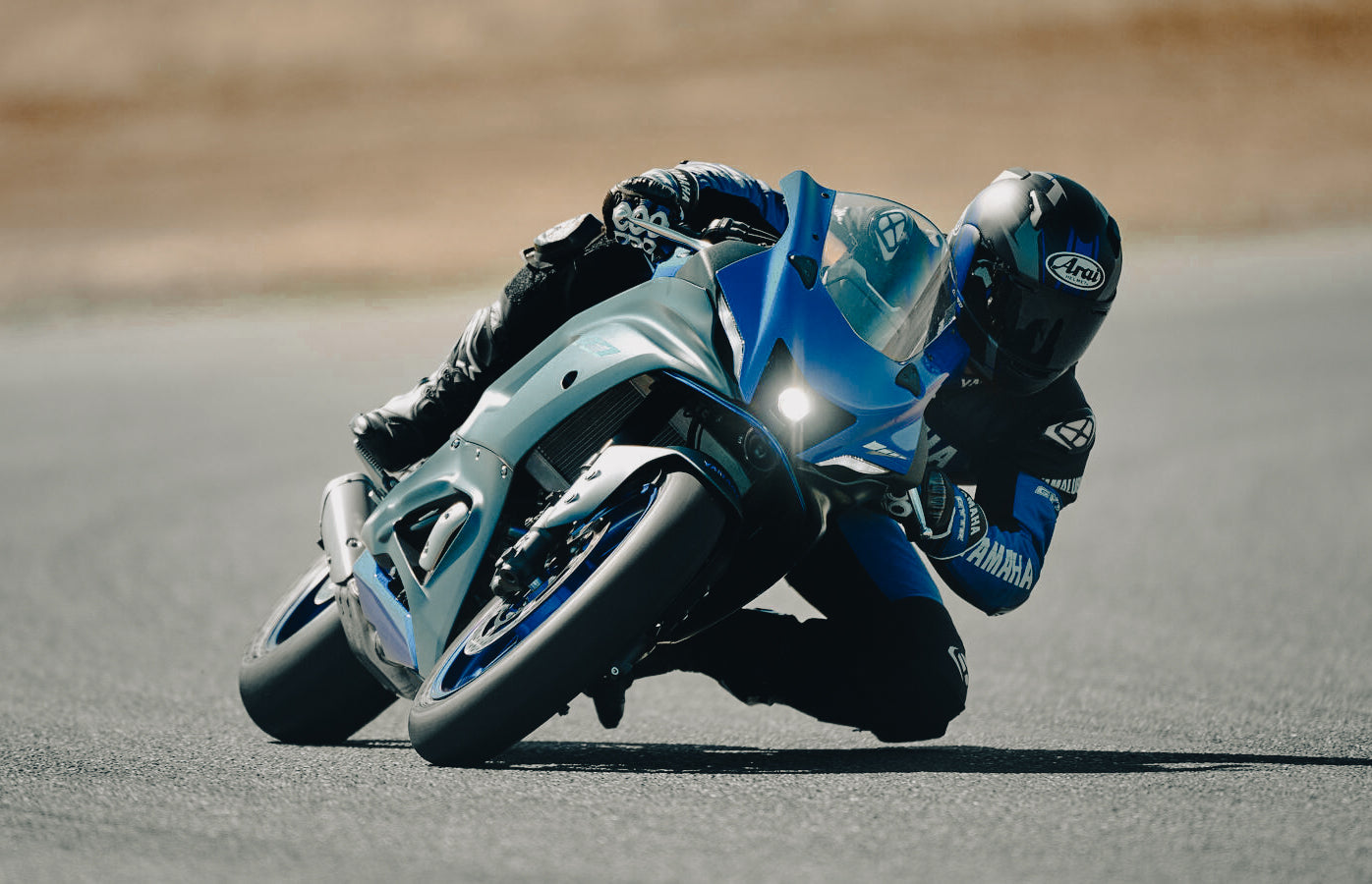 BT Moto Yamaha R7.jpg