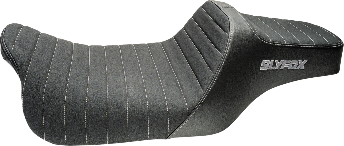 Slyfox Highnoon Seat - Vinyl - Classic Stitch - Silver Logo - FLH/FLT '08-'24