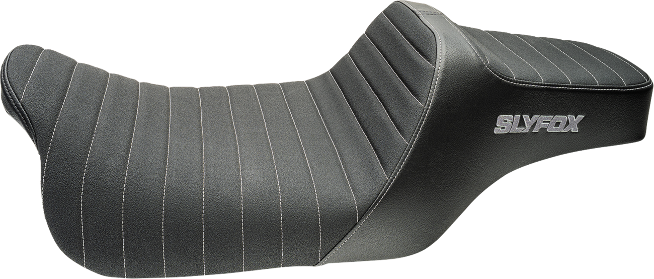 Slyfox Highnoon Seat - Vinyl - Classic Stitch - Silver Logo - FLH/FLT '08-'24