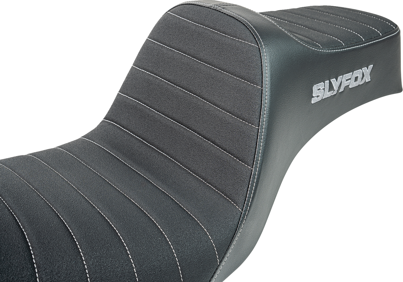 Slyfox High Noon Seat - Vinyl - Classic Stitch - Gray Logo - Dyna '12-'16