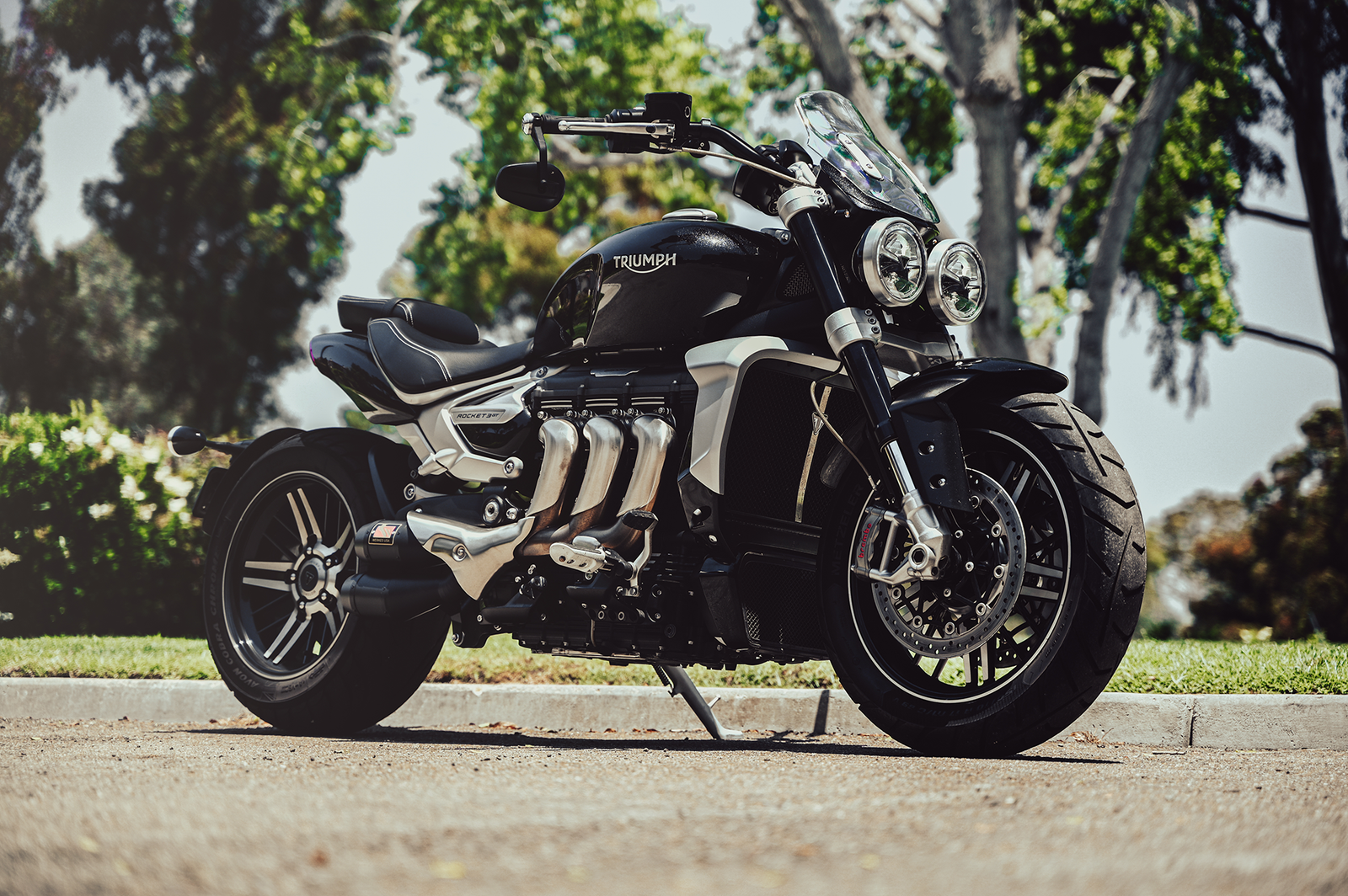 BT Moto Triumph Rocket 3.png