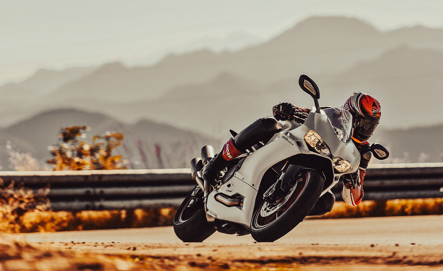 BT Moto Ducati-959.jpg