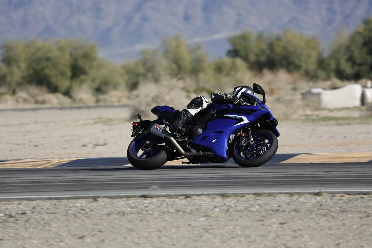 Yoshimura R9 25-26 Race AT2 Stainless Full Exhaust, W/ Stainless Muffler