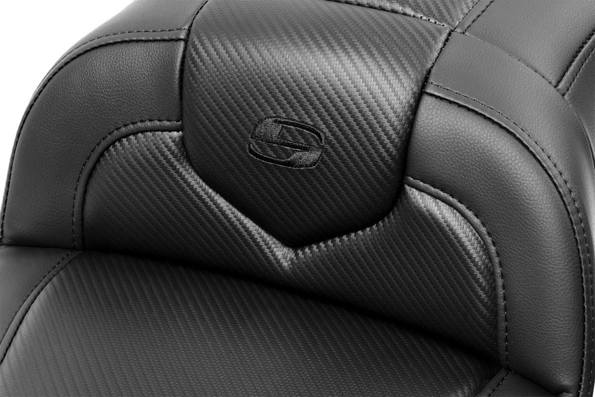 Saddlemen RoadSofa™ Seat - Carbon Fiber - With Backrest - FLTR/FLHX '23-'24