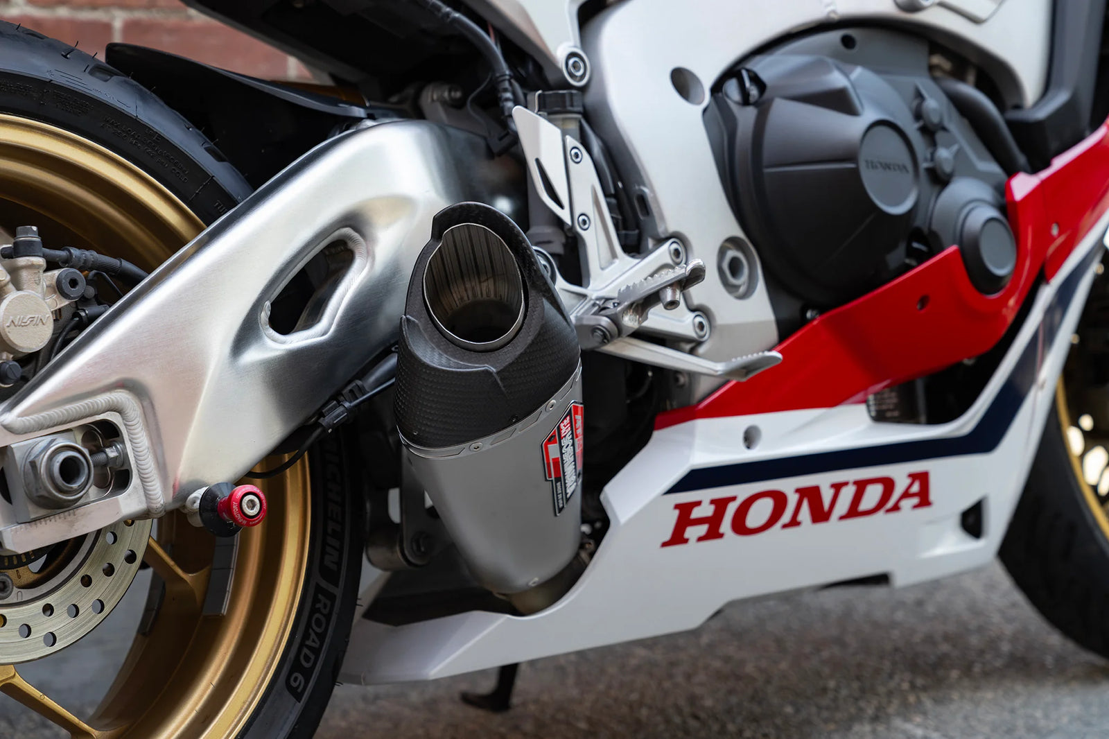 Yoshimura CBR1000RR/SP/SP2 17-26 AT2 Stainless Slip-On Exhaust, W/ Stainless Muffler