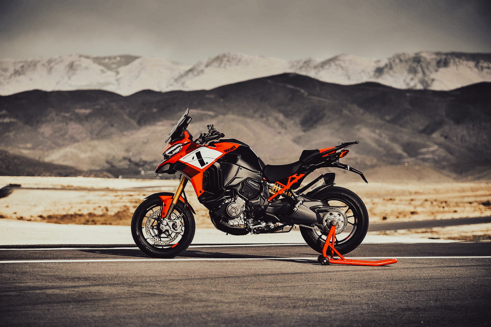 BT Moto 2022-Ducati-Multistrada-V4-Pikes-Peak.jpg