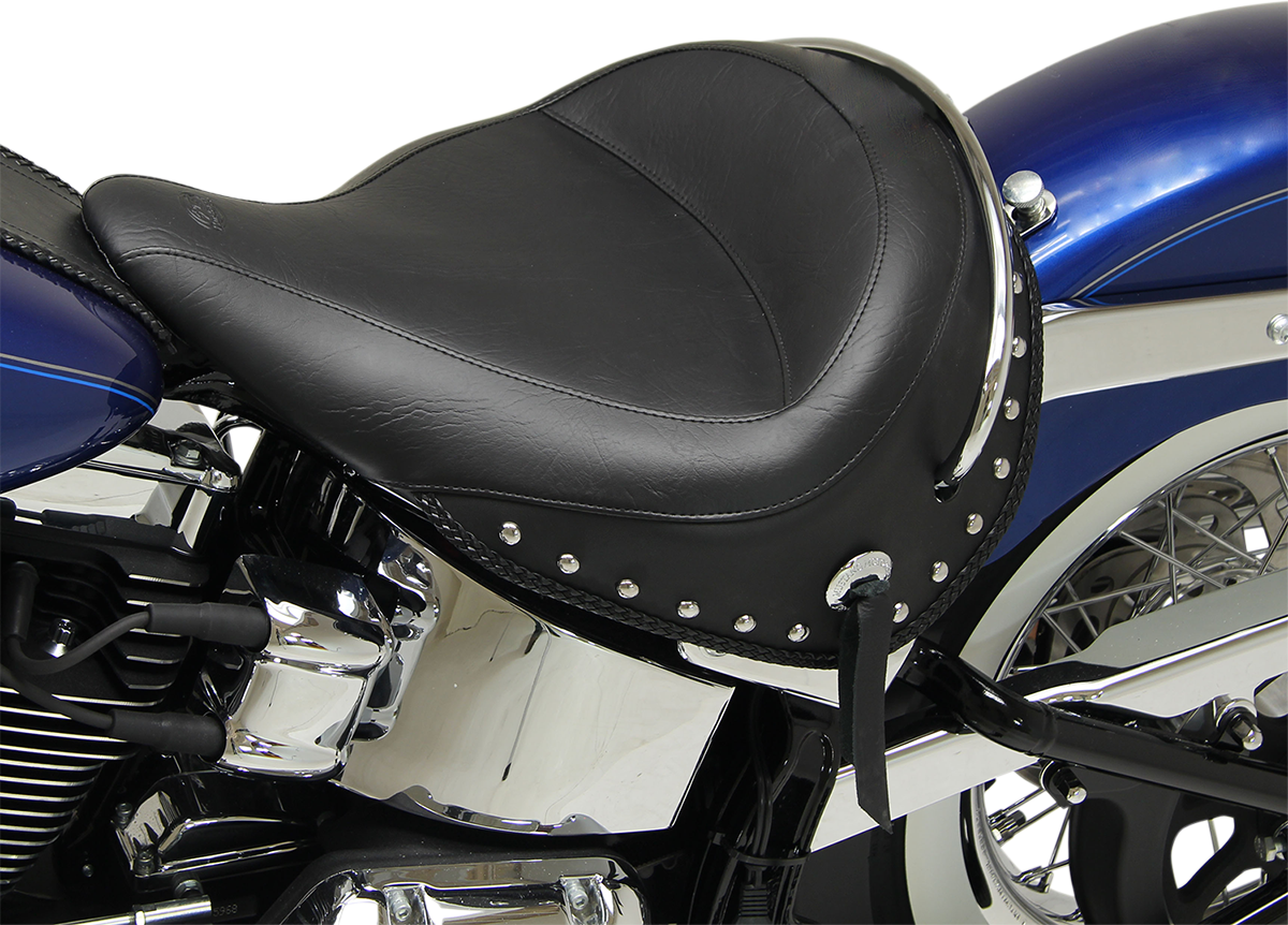Mustang Wide Studded Deluxe Solo Seat