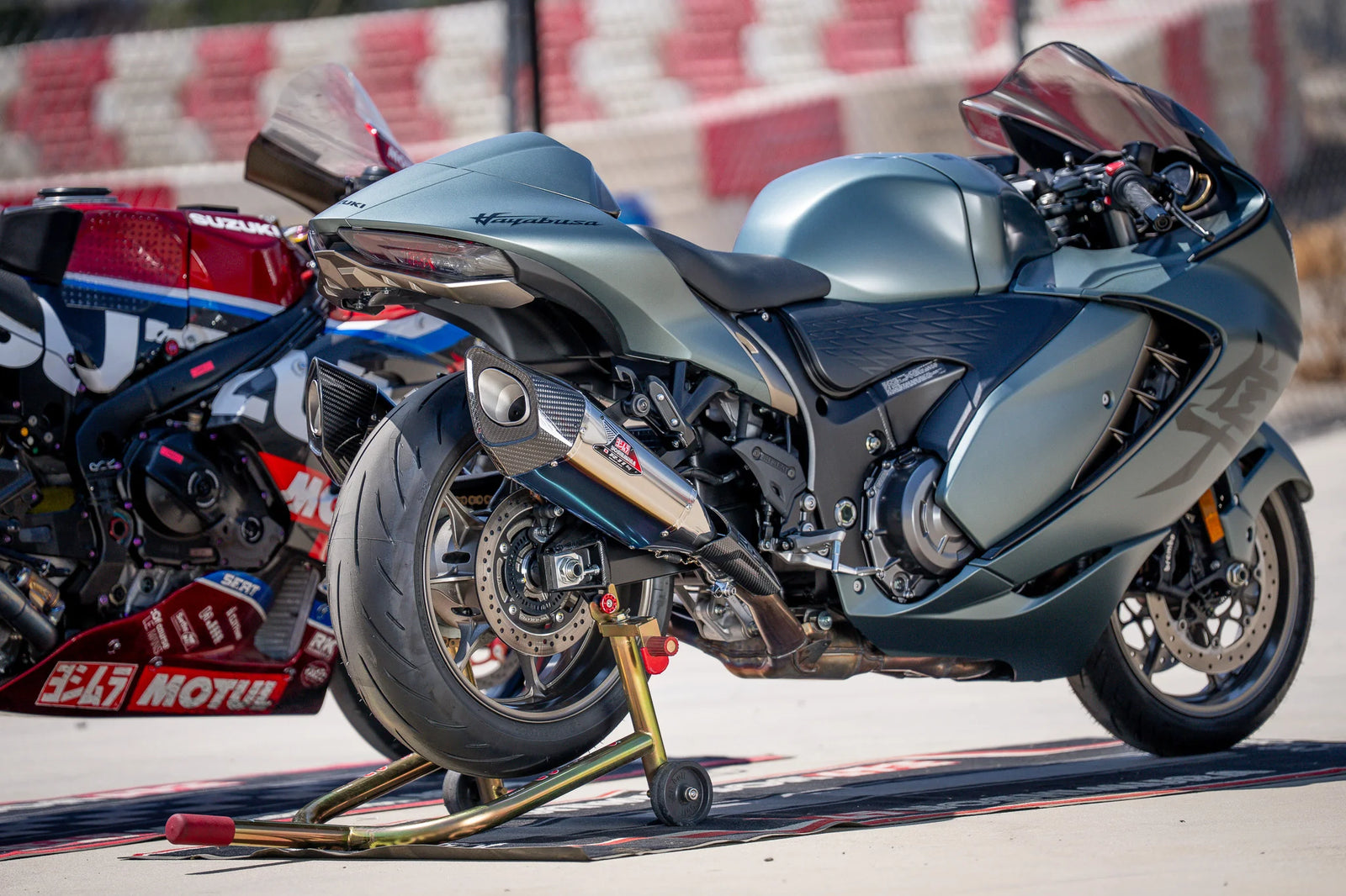 Yoshimura HAYABUSA 2021-26 Race R-11sq-R Dual Stainless Slip-On Exhaust, W/ Titanium Mufflers