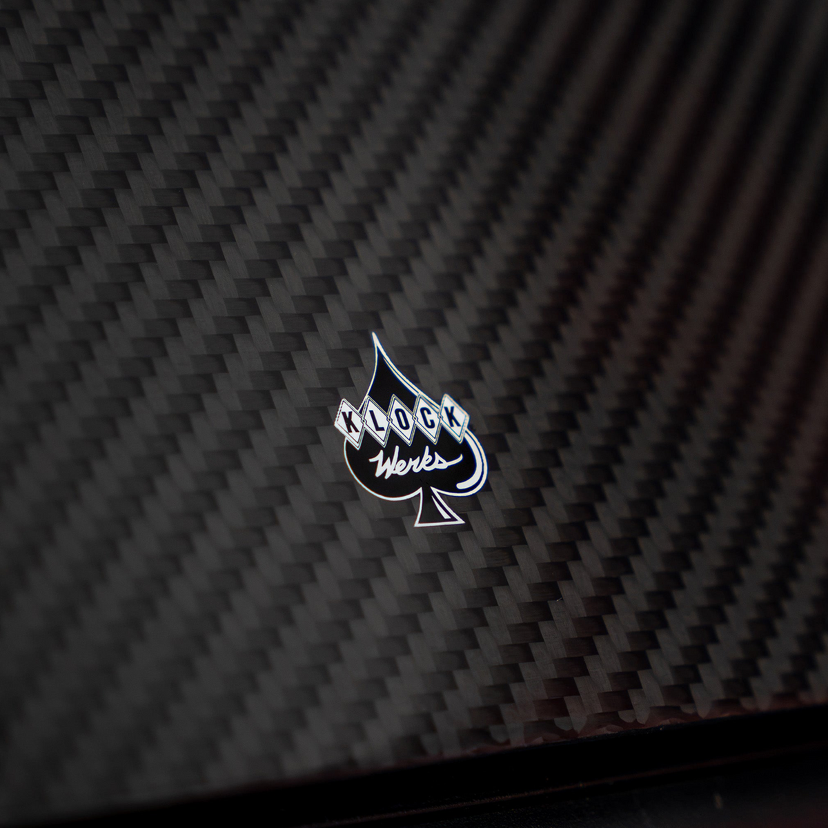 Klock Werks Flare® Windshield - 8" - Carbon Fiber - '23-'26 FLHX/FLHLT