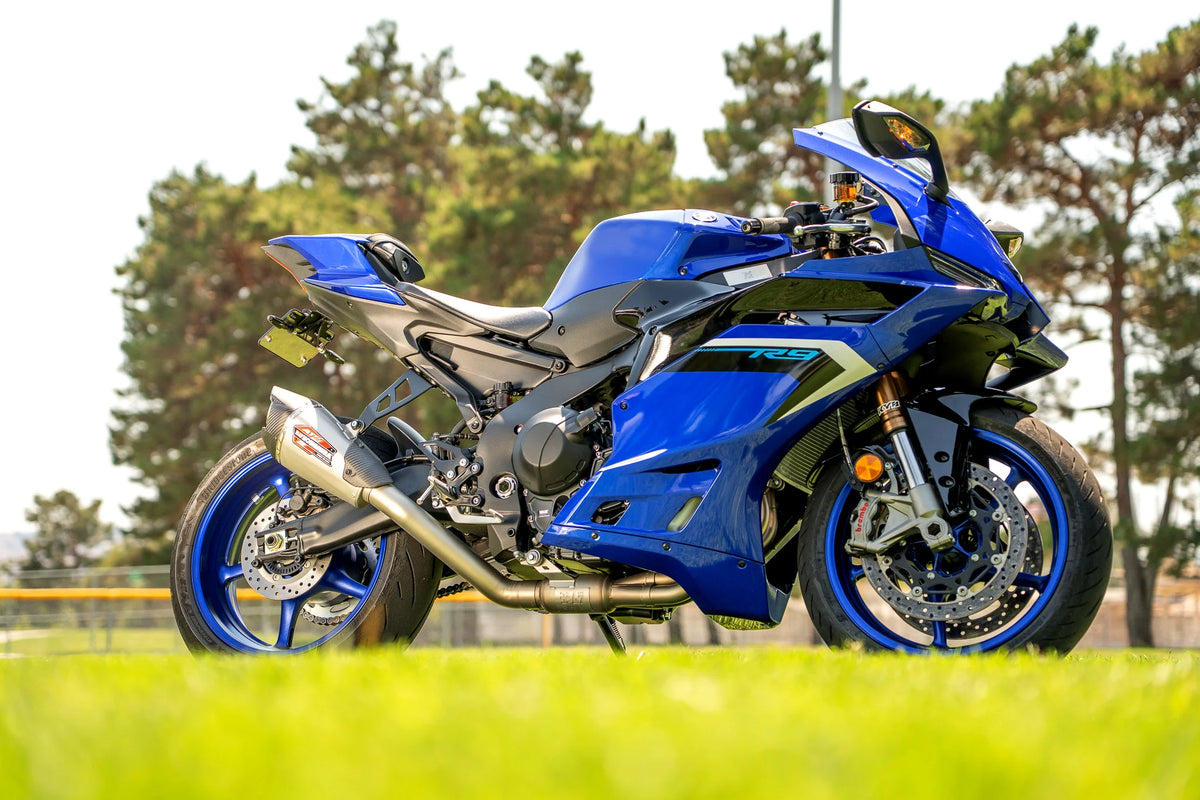 Yoshimura R9 25-26 AT2 Stainless Full Exhaust, W/ Stainless Muffler